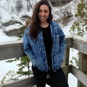 Meet your Posher, Emmanuelle